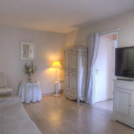 Hotel Lutetia 2*